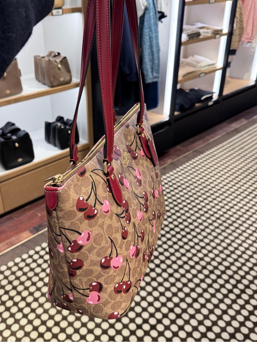 COACH CAA71 Gallery Tote Bag In Signature Canvas With Cherry print - Picture 2 of 7
